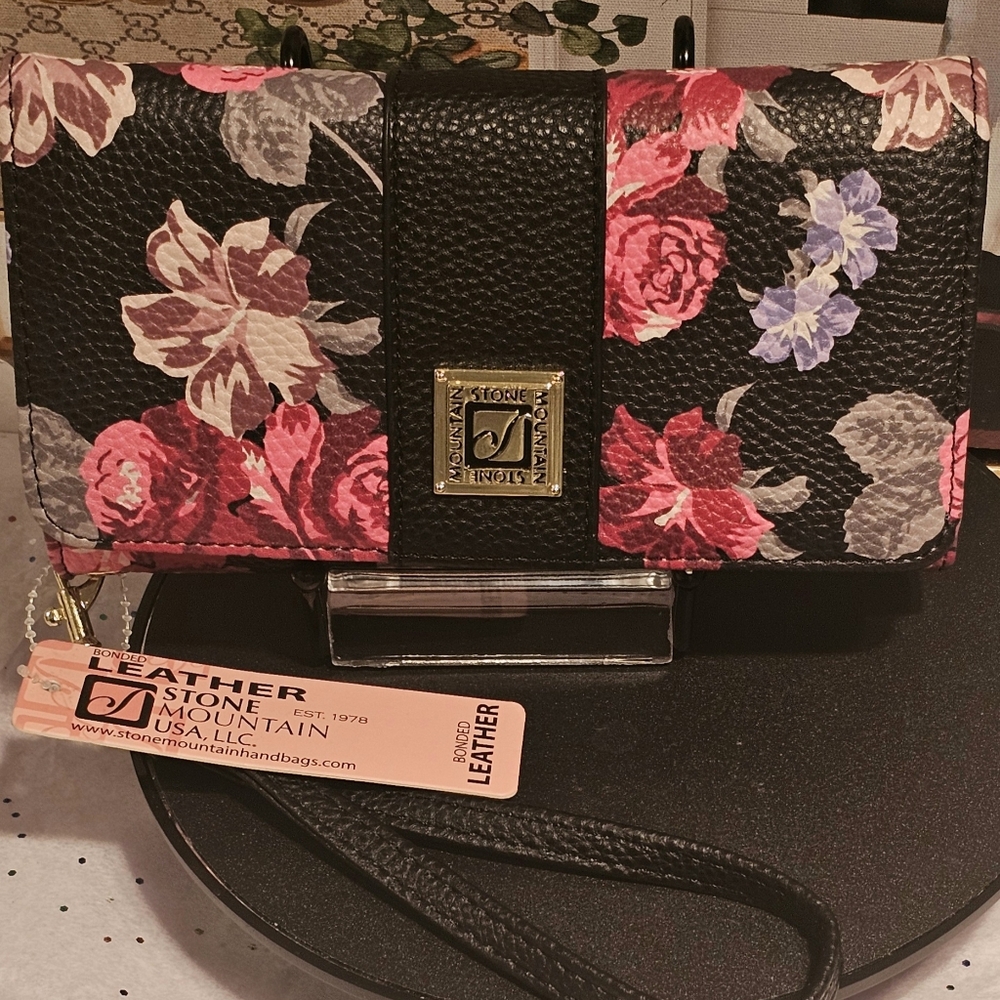 Stone Mountains Rose Bloom Trifold Bonded Leather Wallet